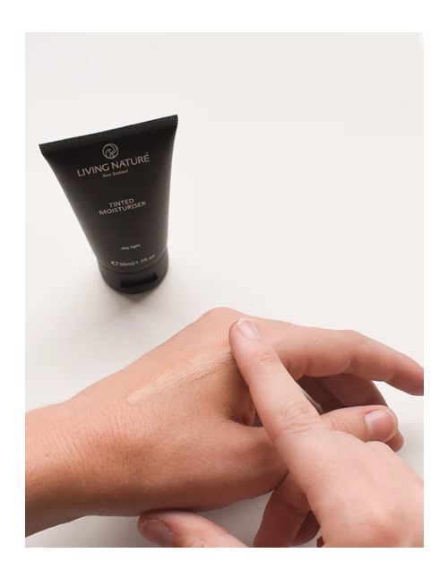 Tinted Moisturiser - Day Light